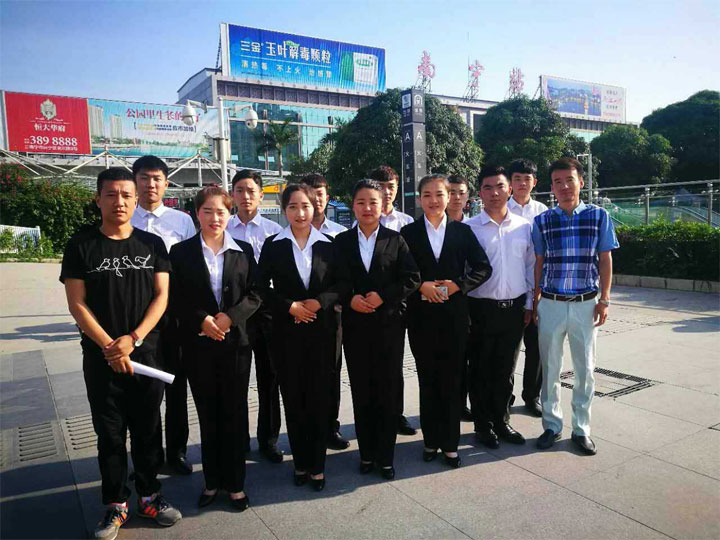 南寧鐵路局就業(yè)學子趙錦河等.jpg