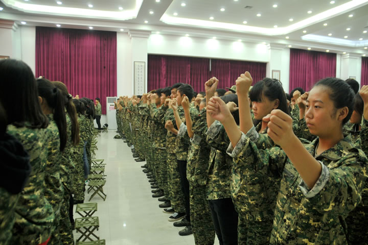 渭南軌道交通運(yùn)輸學(xué)校感恩教育公開(kāi)課